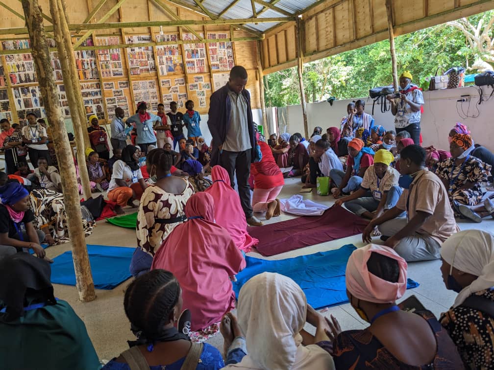 EVDO volunteers and community engagement